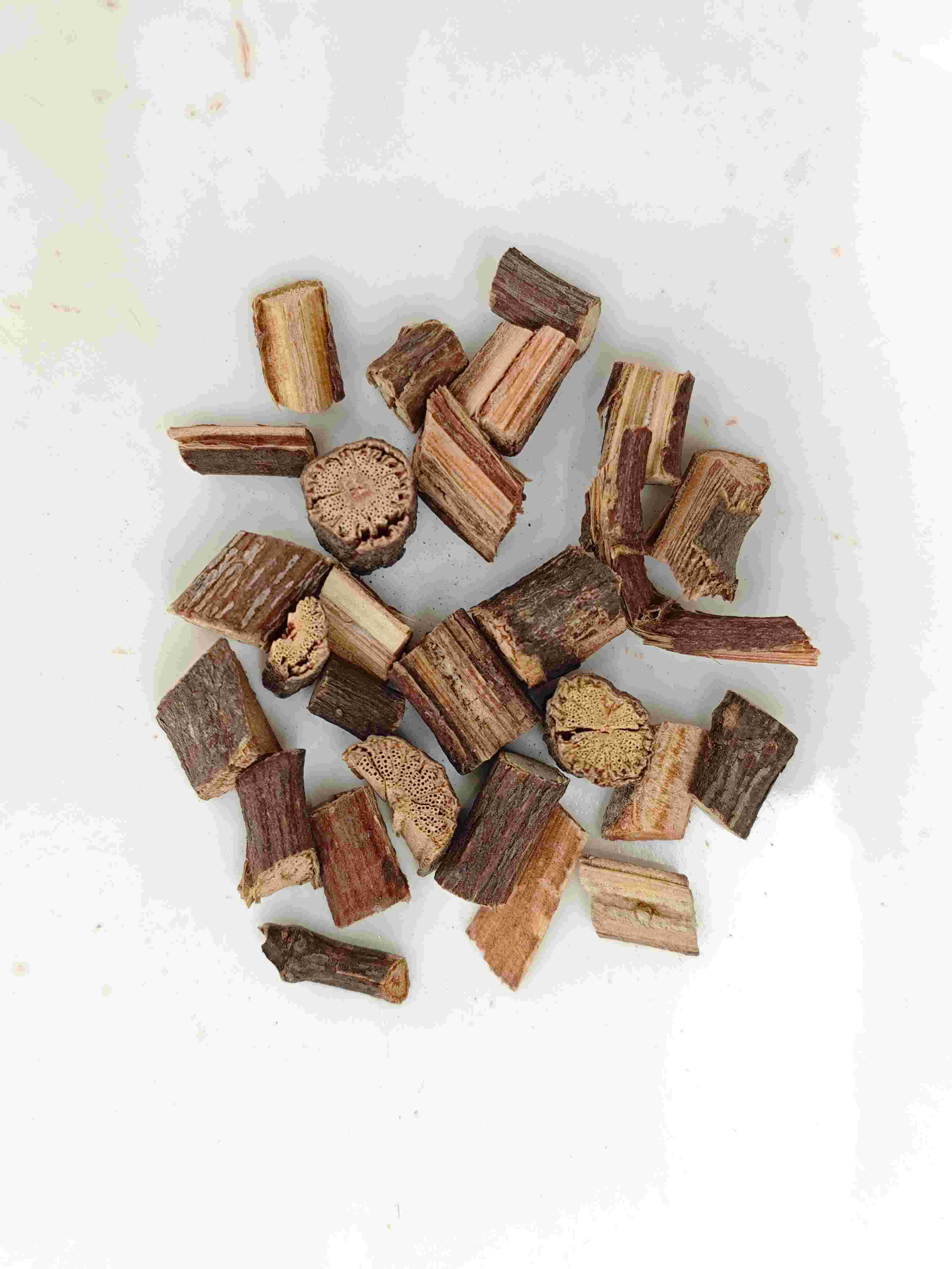 ก้าน Multiflorum Polygonum (Shouwuteng)