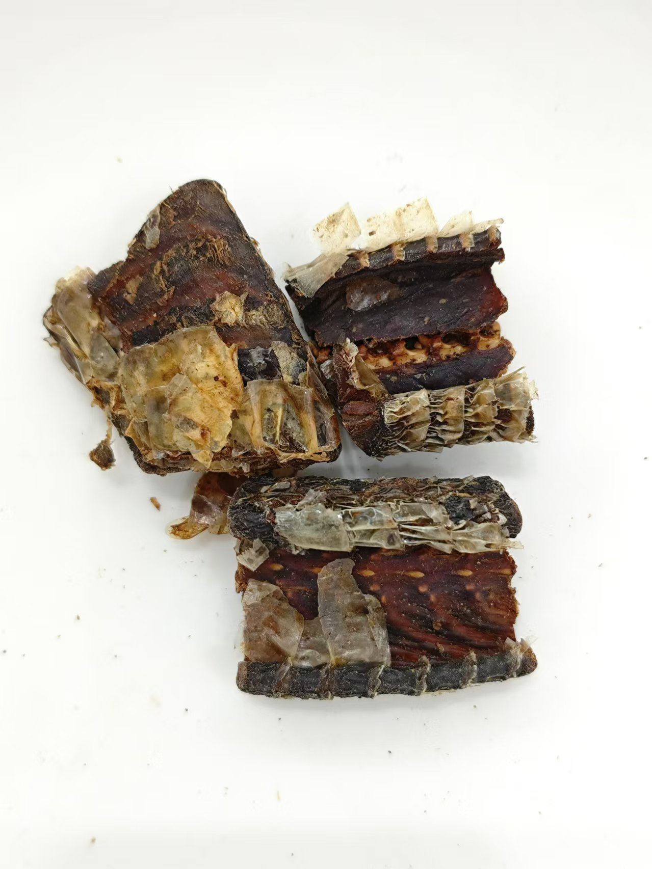 งูสีดำซิกแซกสีดำ (jiǔwūshāosh&eacute;)